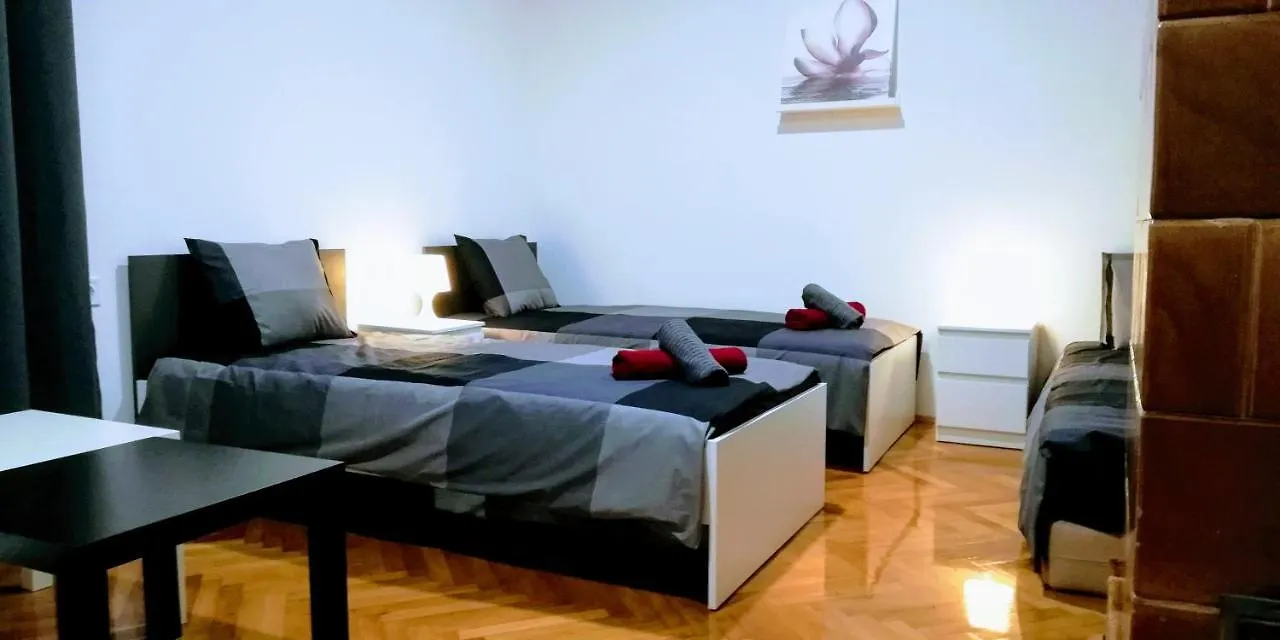 Pula Center Green Park Apartments And Rooms 0*,