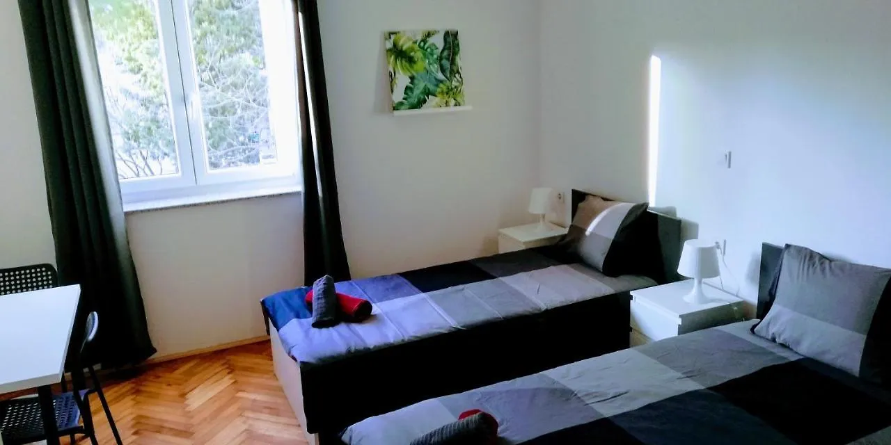 Pula Center Green Park Apartments And Rooms