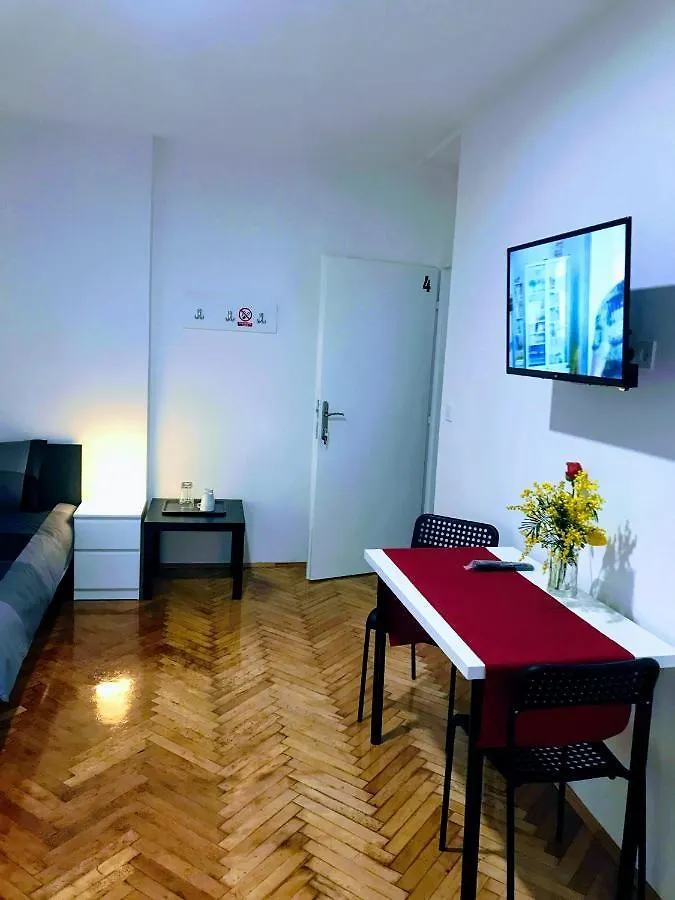 Pula Center Green Park Apartments And Rooms