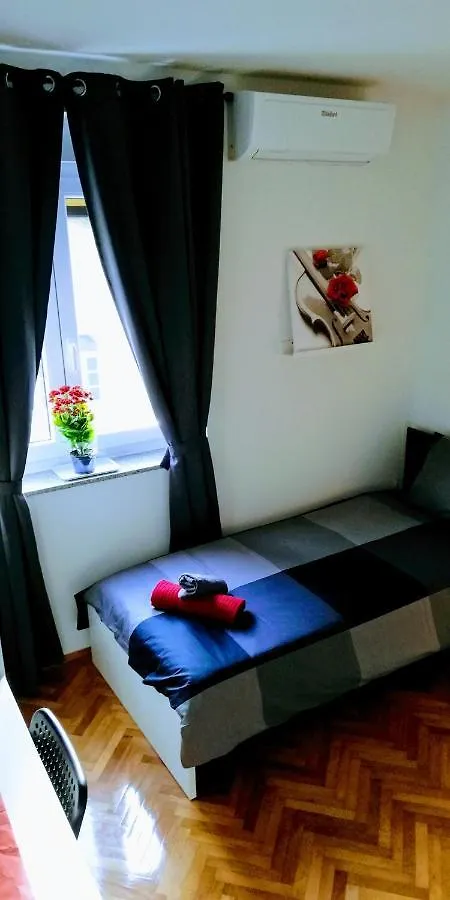 Pula Center Green Park Apartments And Rooms