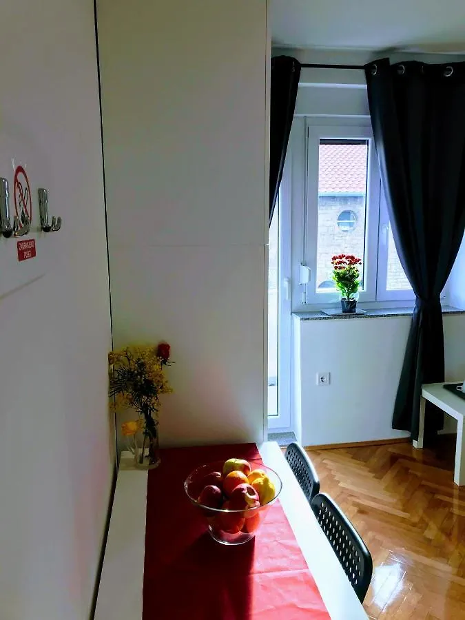 Pula Center Green Park Apartments And Rooms