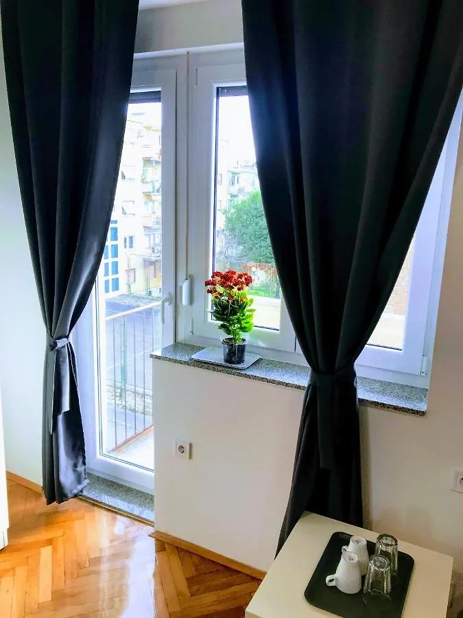 Pula Center Green Park Apartments And Rooms