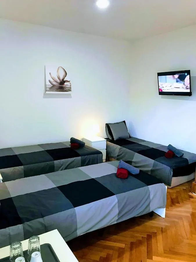 Pula Center Green Park Apartments And Rooms