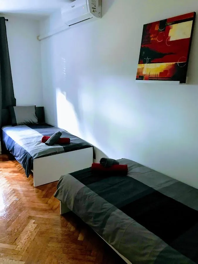 Pula Center Green Park Apartments And Rooms 0*,