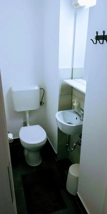 Pula Center Green Park Apartments And Rooms
