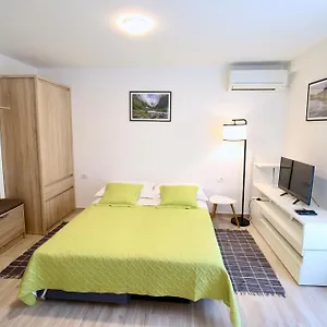 https://velin-apartment.splithotels.org