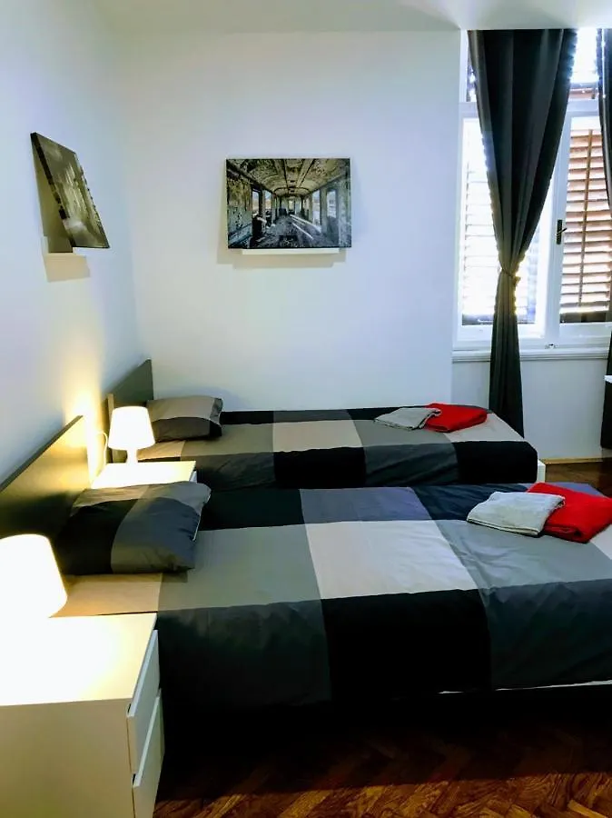 Pula Center Green Park Apartments&Rooms 0*,  Kroatië