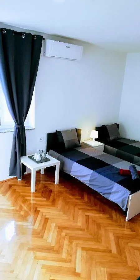 Pula Center Green Park Apartments&Rooms Kroatië