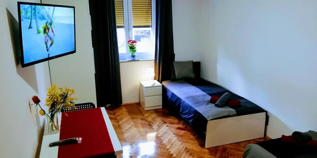 Pula Center Green Park Apartments And Rooms